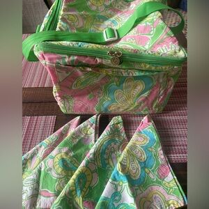 Lilly Pulitzer Chin Chin Insulated Collapsable Cooler Bag with 4 napkins.